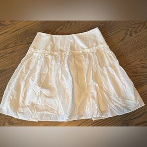 Banana Republic Classic White skirt